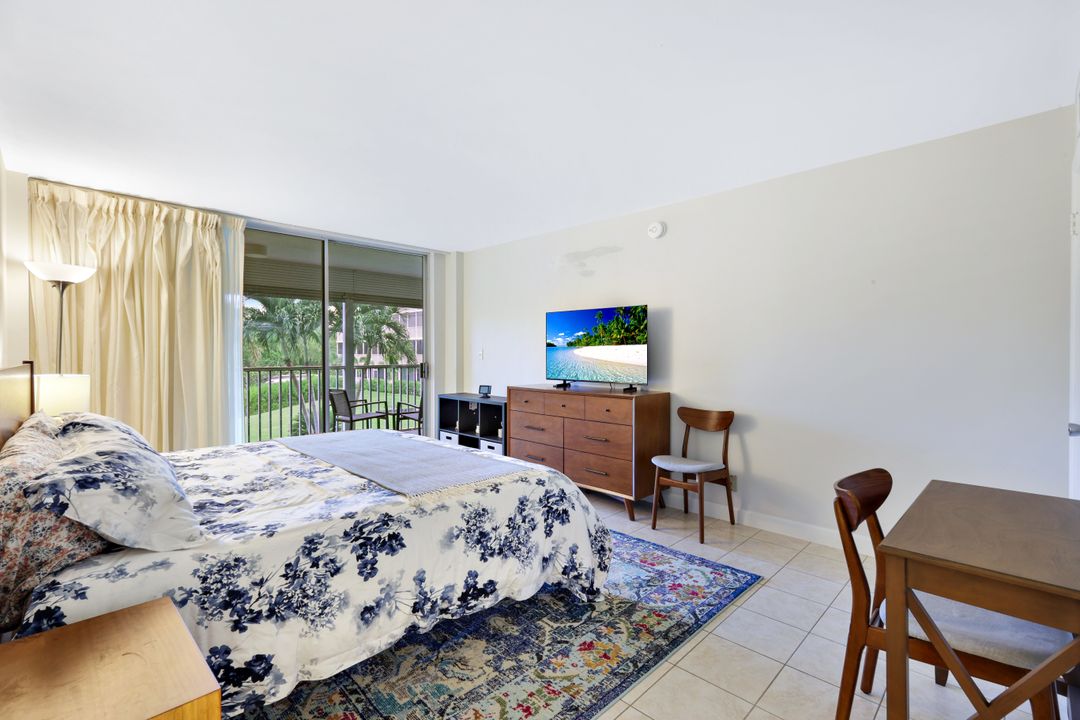 3 Bluebill Ave #206, Naples, FL 34108