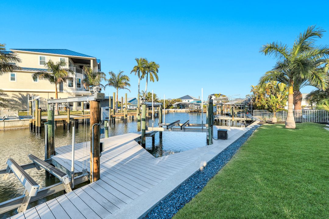 231 Sterling Ave, Fort Myers Beach, FL 33931