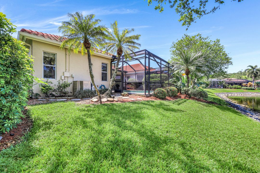 939 Fountain Run, Naples, FL 34119