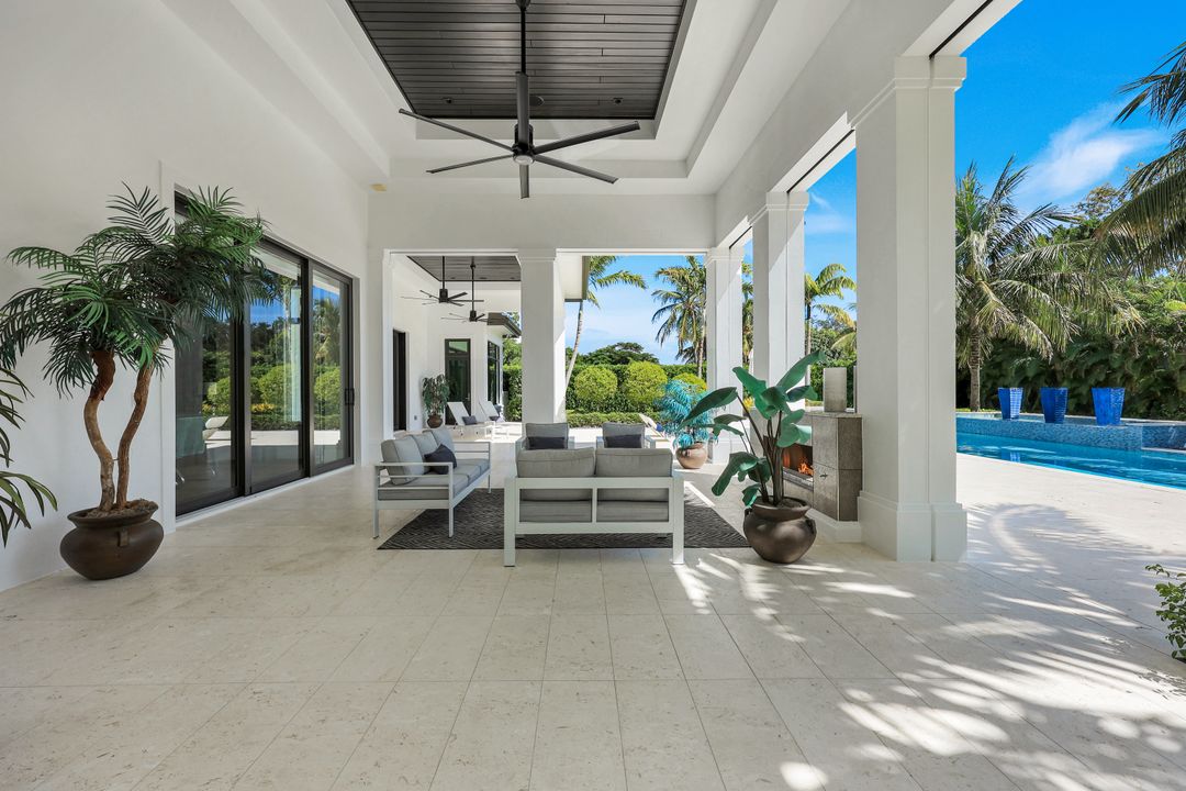 112 Hickory Rd, Naples, FL 34108