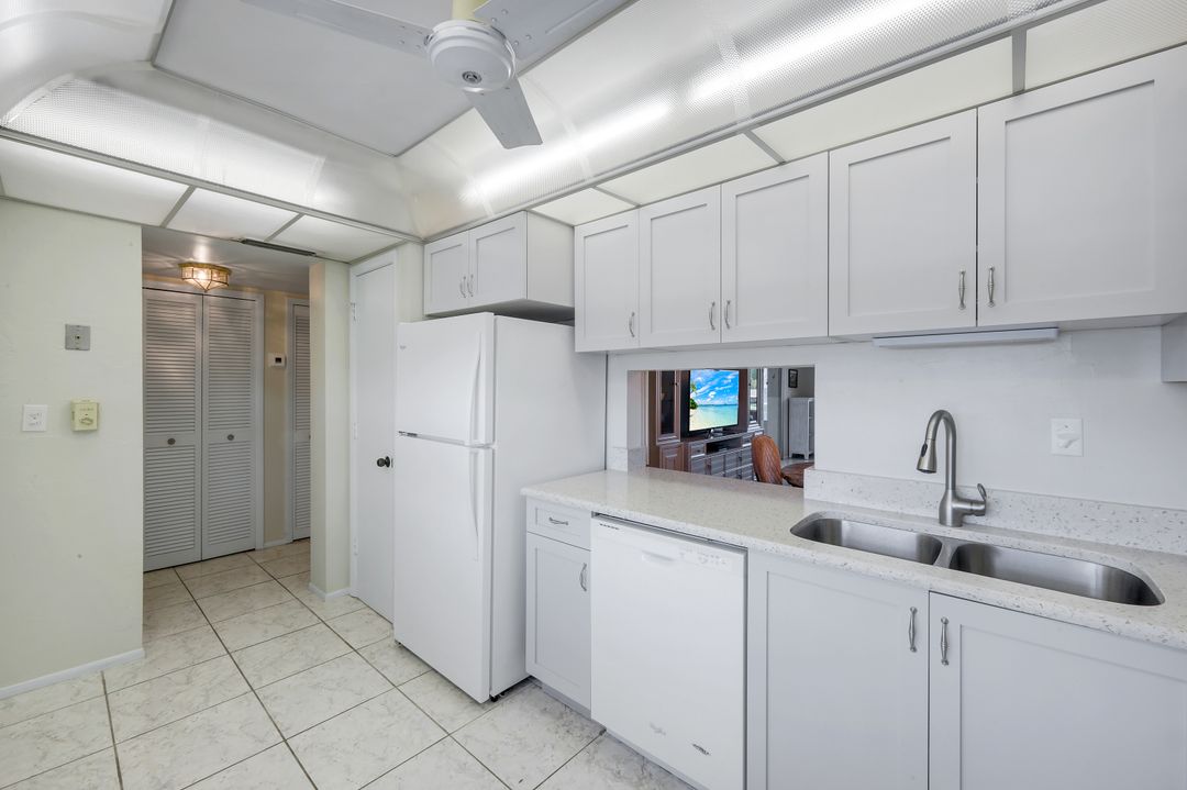 6102 Augusta Dr #307, Fort Myers, FL 33907
