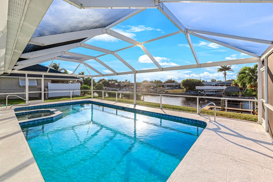 3034 SE 10th Pl, Cape Coral, FL 33904