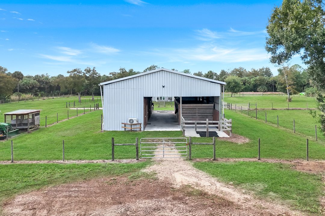 1960 Moulder Dr, Naples, FL 34120