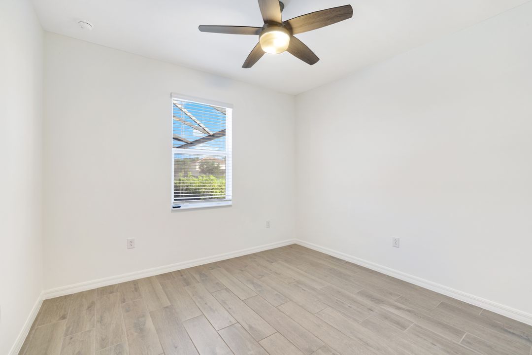 2253 Avocado Ln, Naples, FL 34120