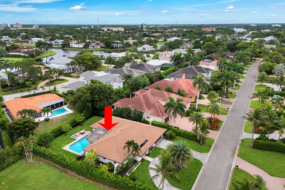 517 Parkwood Ln, Naples, FL 34103