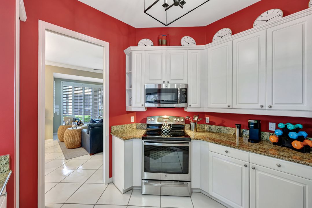 2100 L'Ambiance Cir #101, Naples, FL 34108