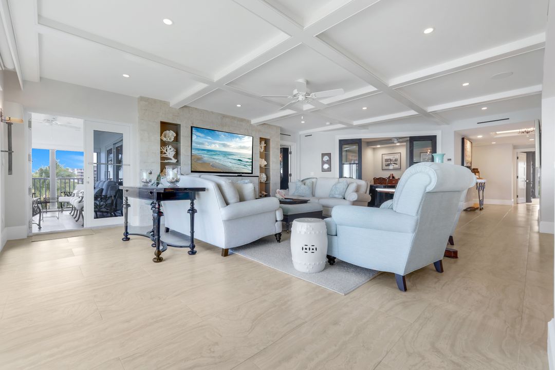 1285 Gulf Shore Blvd N #3B, Naples, FL 34102