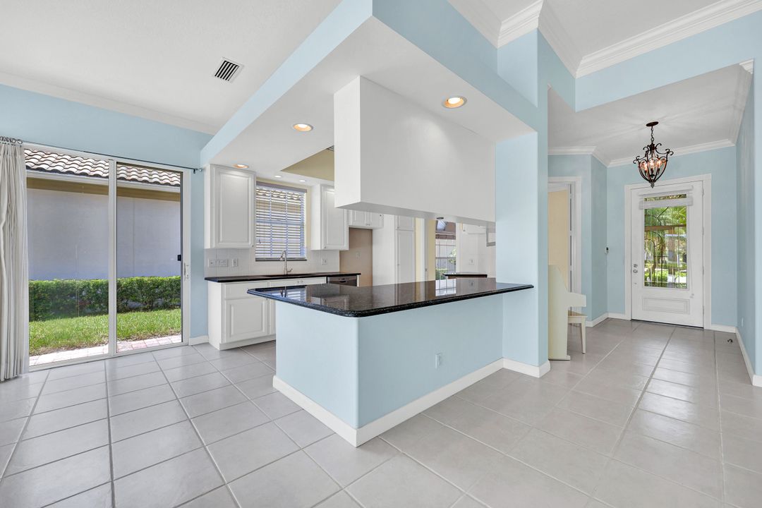 2941 Gilford Way, Naples, FL 34119
