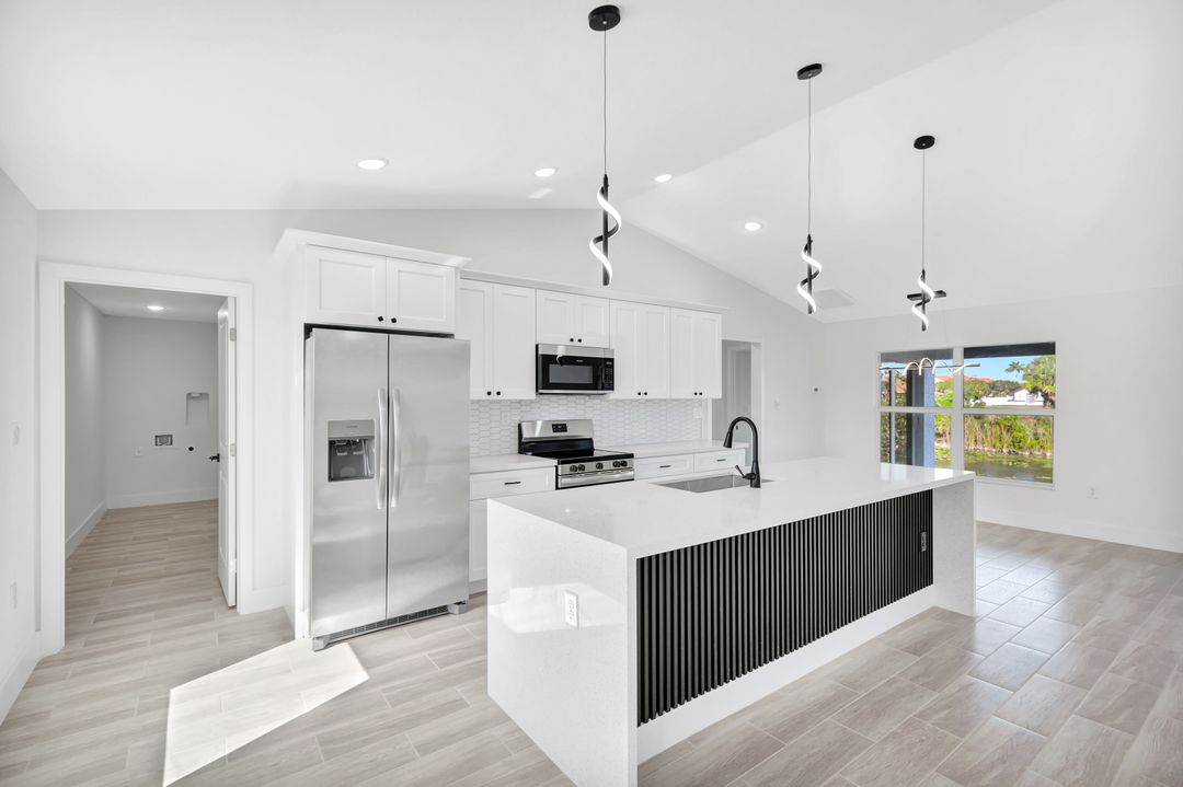 1729 NE 23rd St, Cape Coral, FL 33909