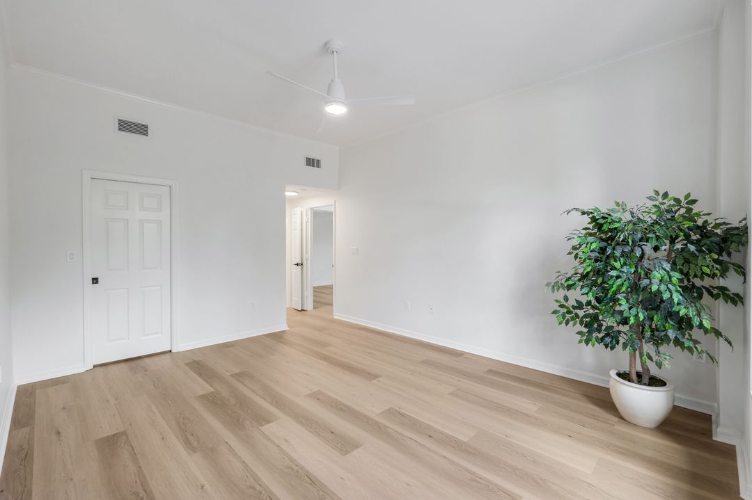 6075 Pelican Bay Blvd # 104, Naples, FL 34108