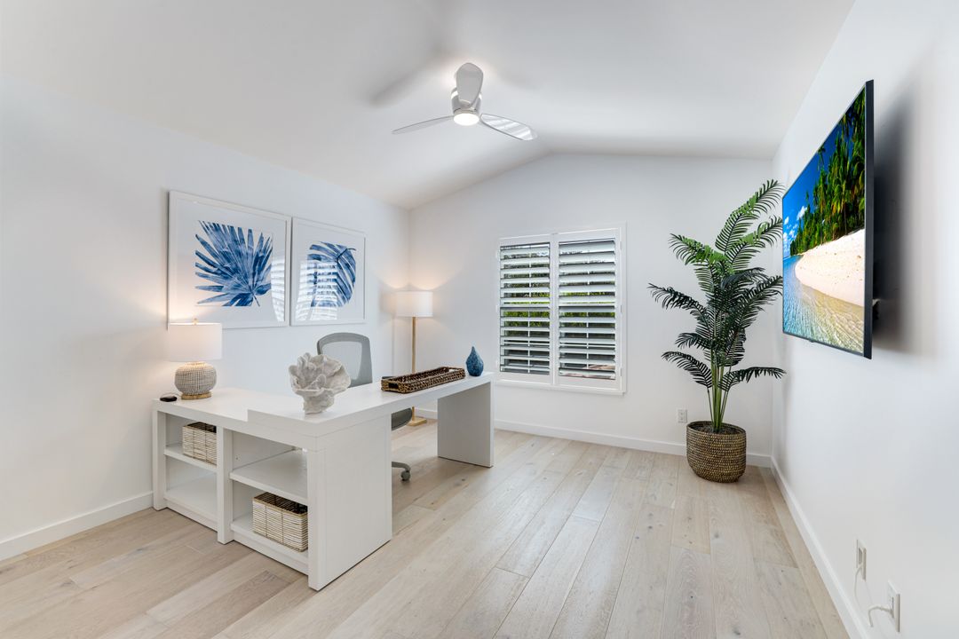 8345 Excalibur Cir #M4, Naples, FL 34108