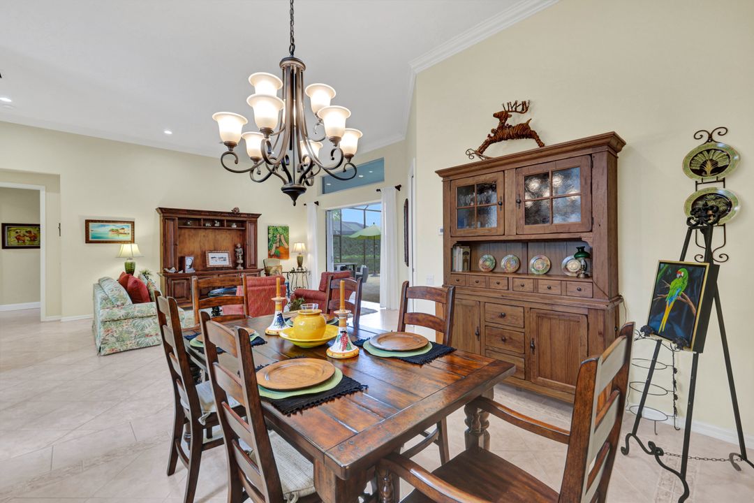 3750 Lakemont Dr, Bonita Springs, FL 34134