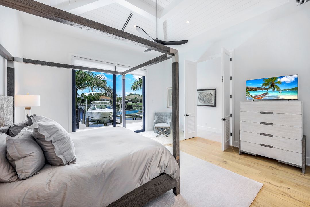 685 Cameo Ct, Marco Island, FL 34145