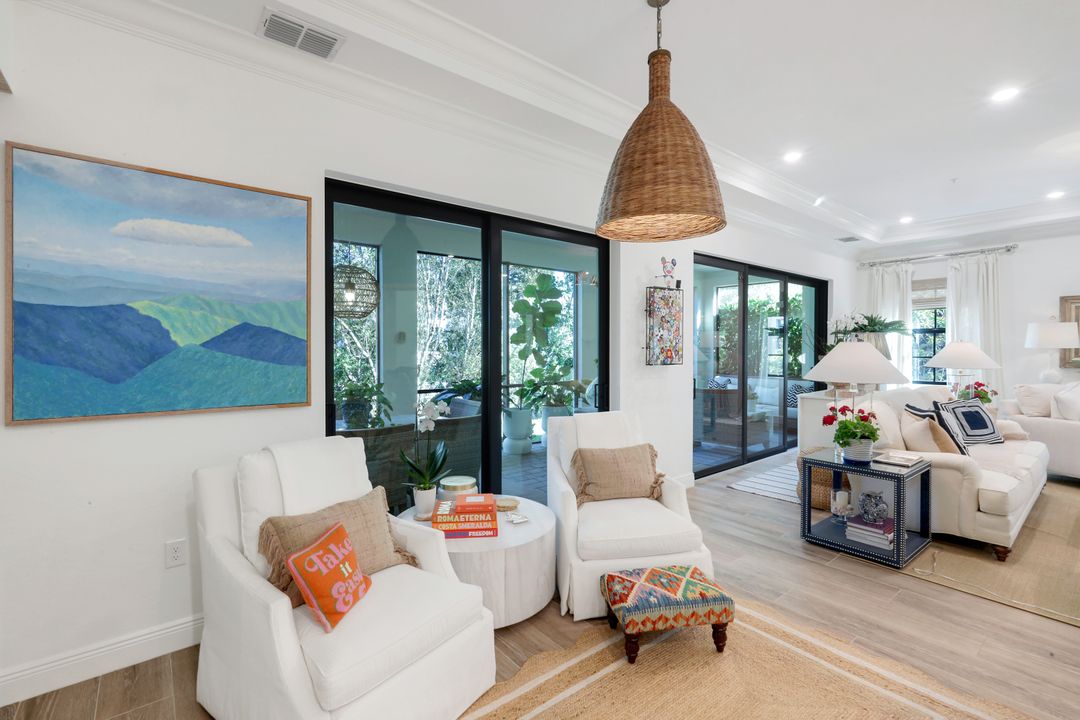 2472 Breakwater Wy #11-102, Naples, FL 34112