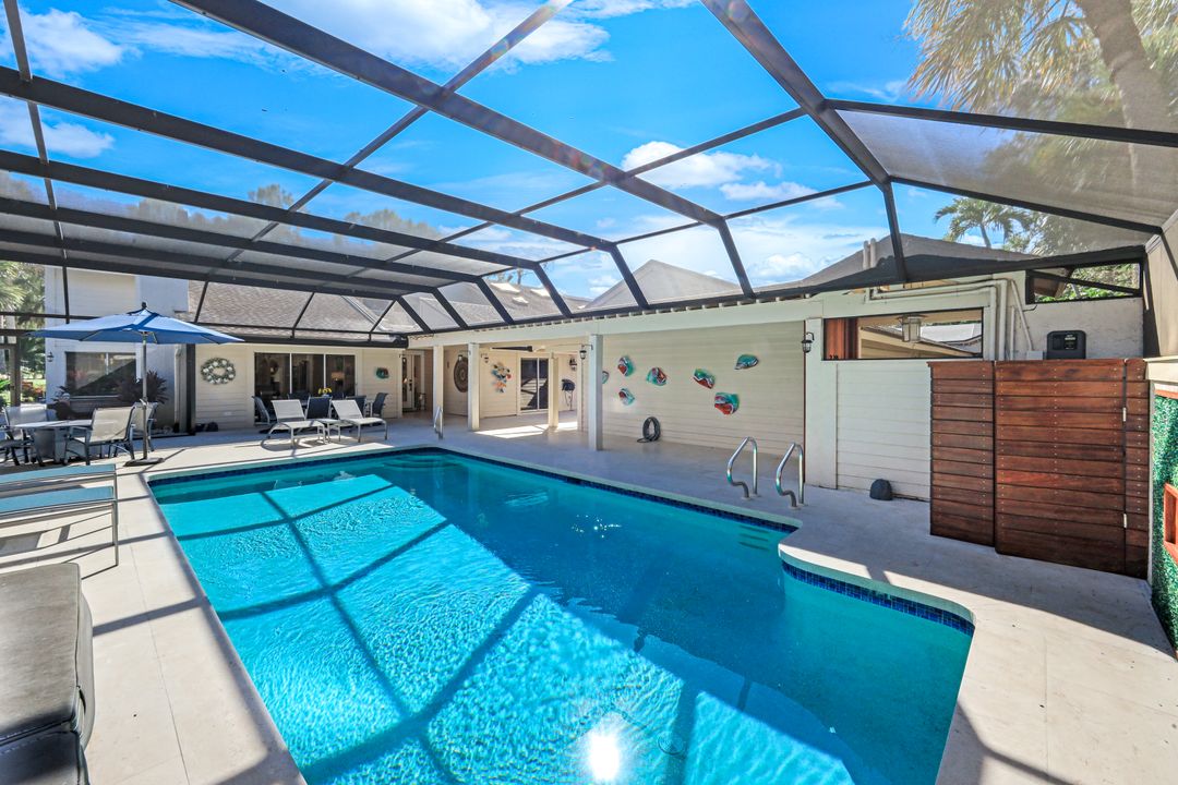 370 Edgemere Way N, Naples, FL 34105