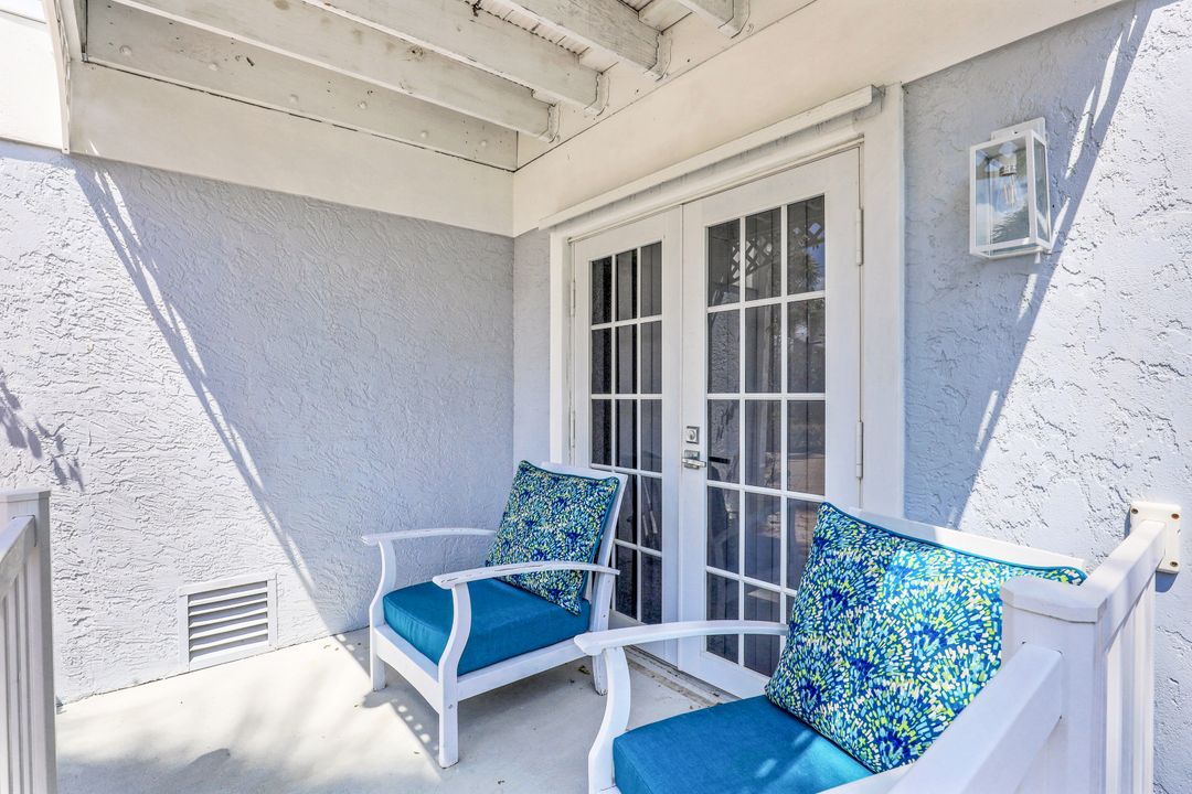 437 Tradewinds Ave, Naples, FL 34108