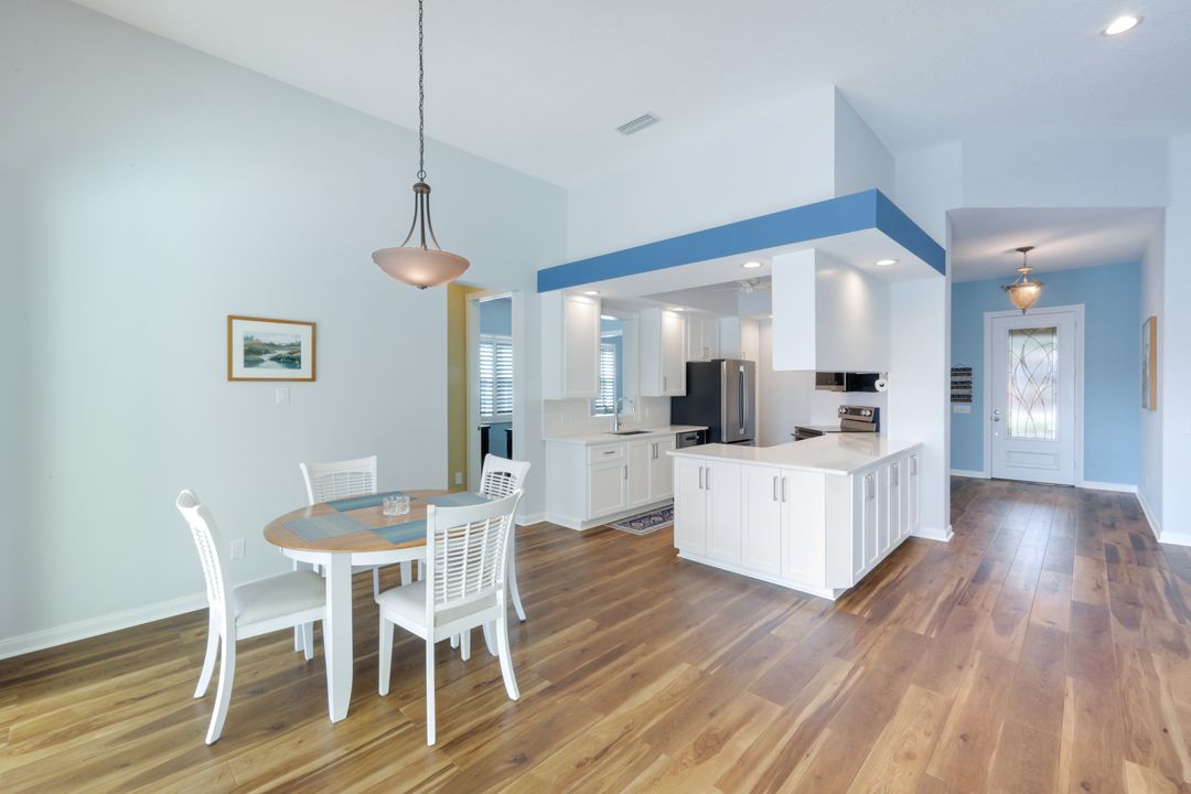 4322 Queen Elizabeth Way, Naples, FL 34119