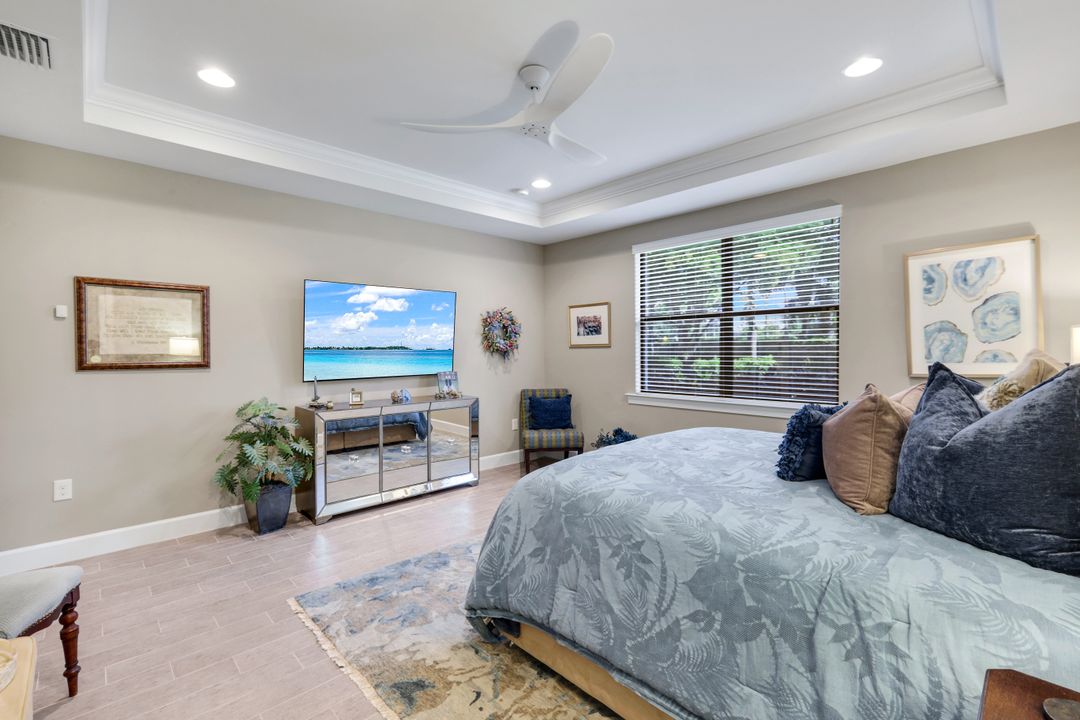 16345 Camden Lakes Cir, Naples, FL 34110