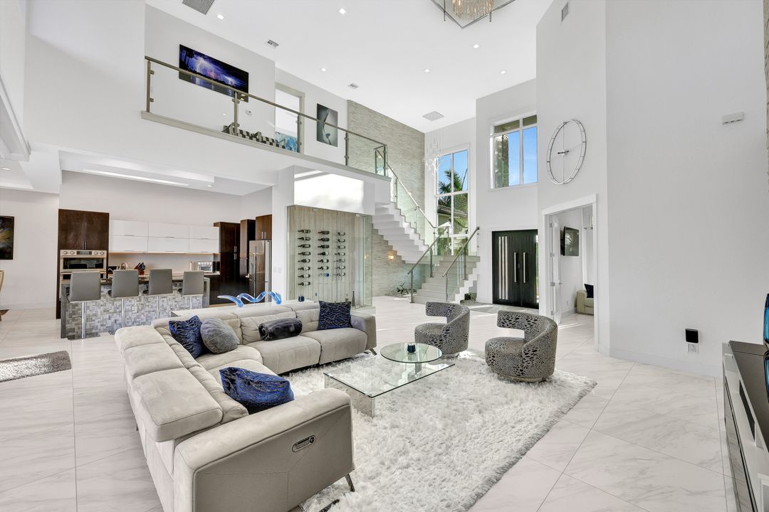 5610 De Soto Ct, Cape Coral, FL 33904