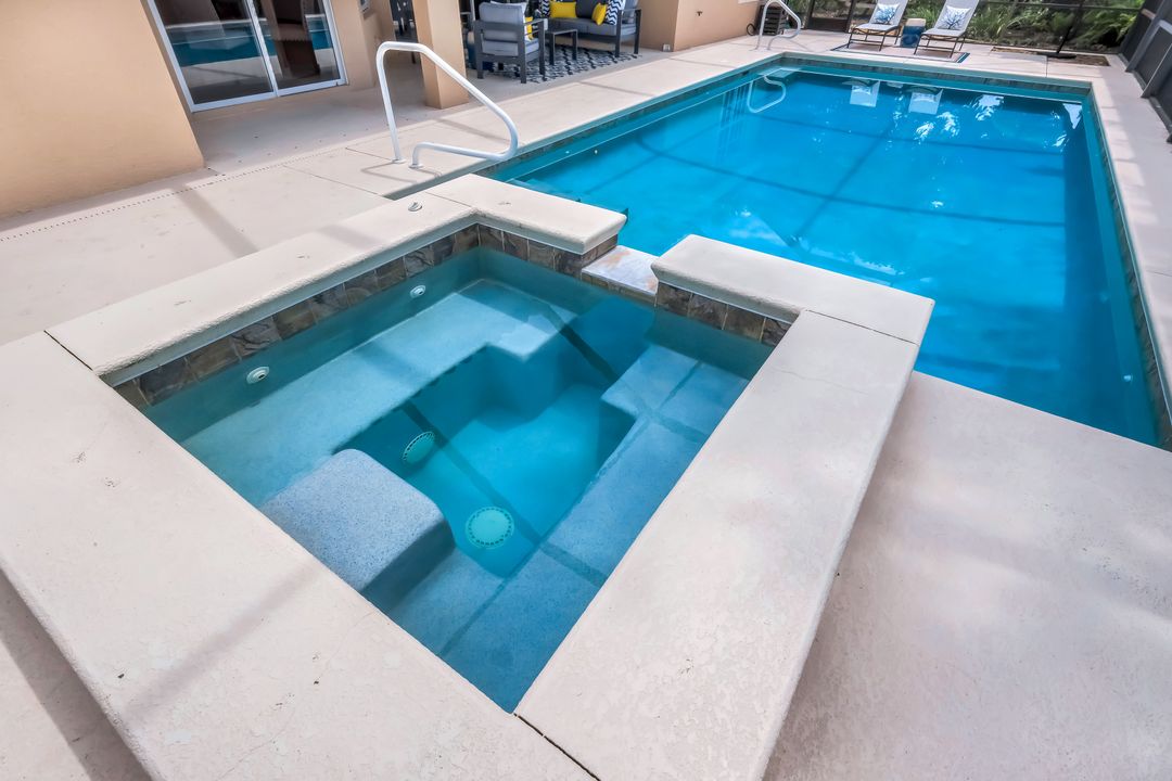 8776 Hideaway Harbor Ct, Naples, FL 34120