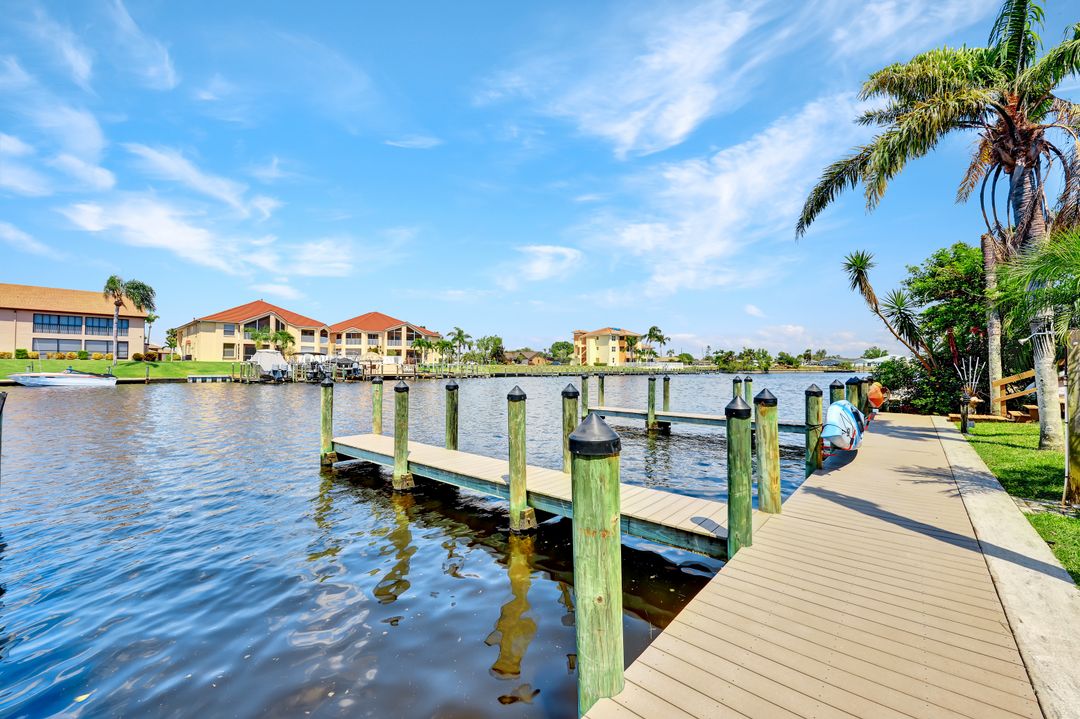 3819 SE 11th Pl, Cape Coral, FL 33904