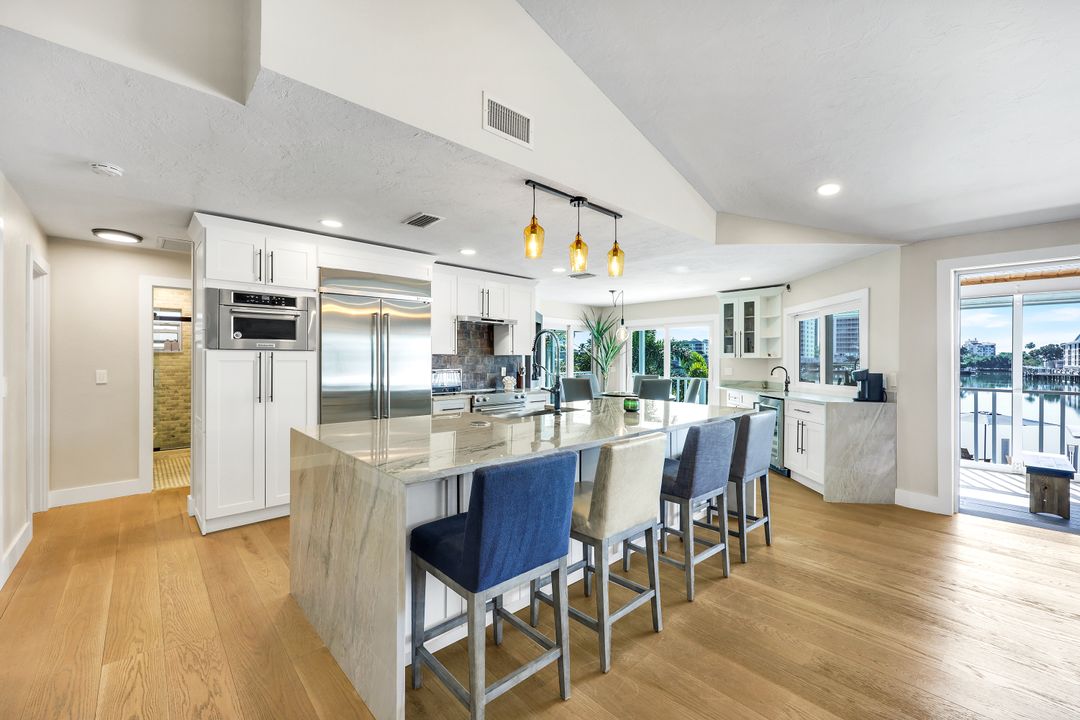 336 Oak Ave, Naples, FL 34108