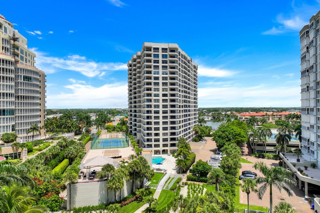 4451 Gulf Shore Blvd N #406, Naples, FL 34103