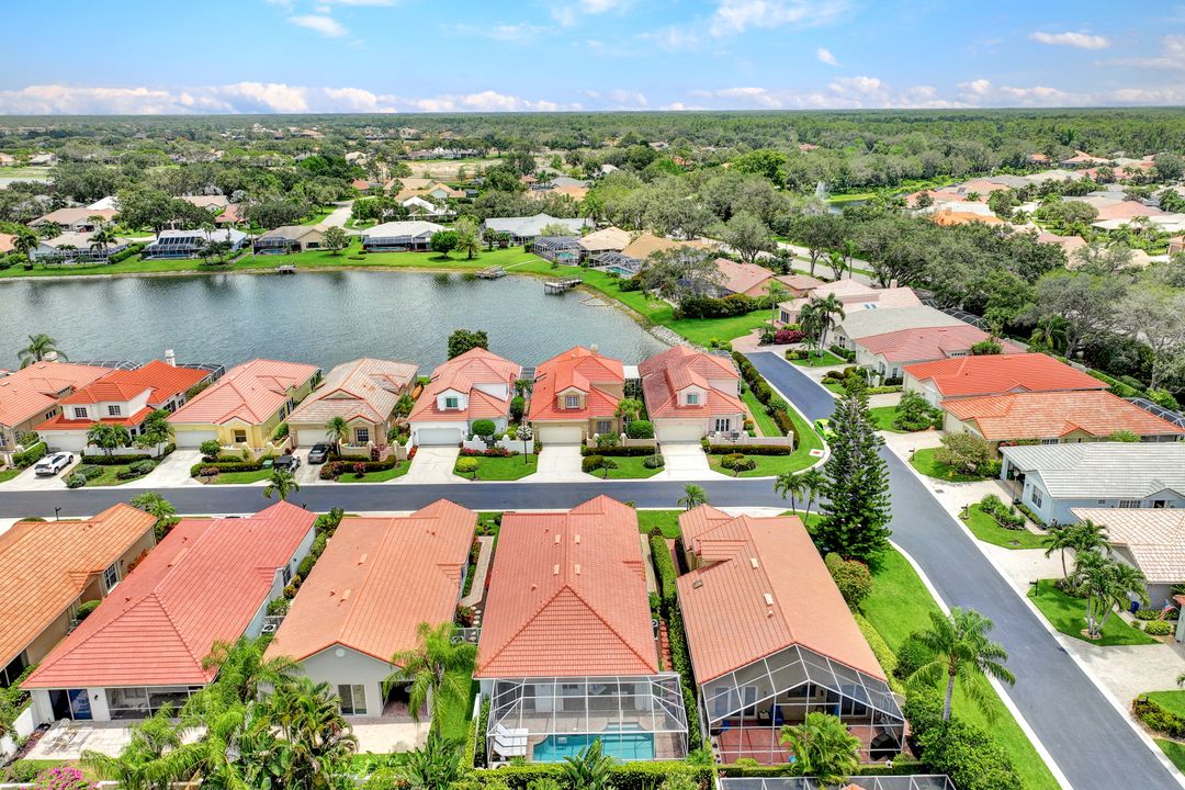 5910 Almaden Dr, Naples, FL 34119