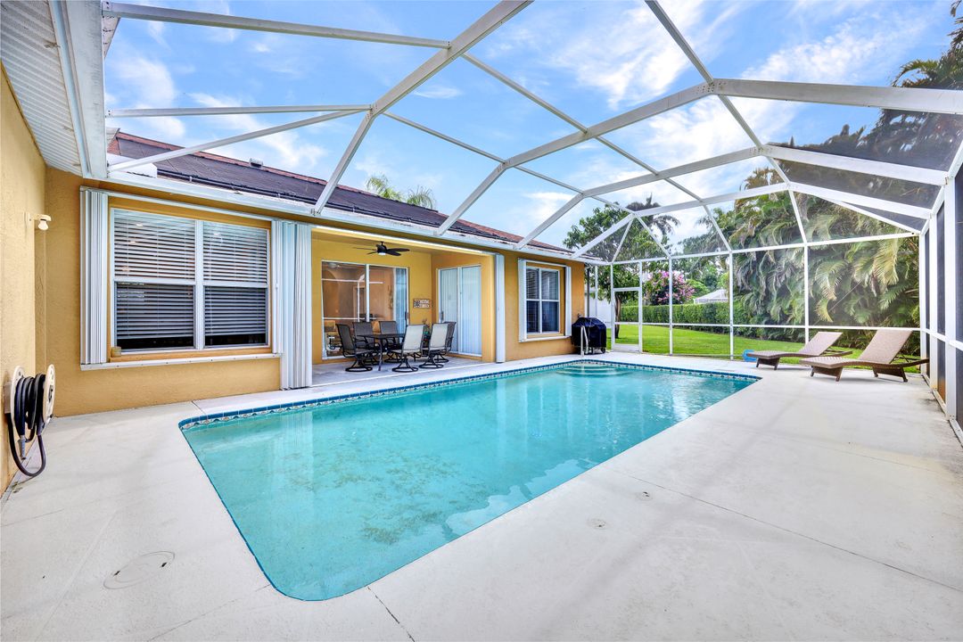 707 Teton Ct, Naples, FL 34104