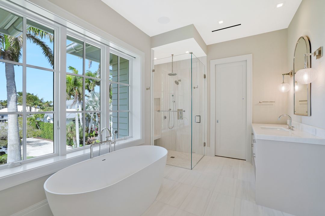 408 16th Ave S, Naples, FL 34102