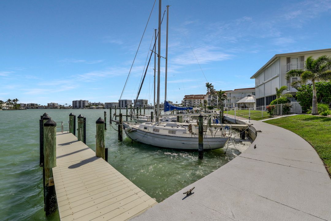 354 Harbour Dr, Naples, FL 34103