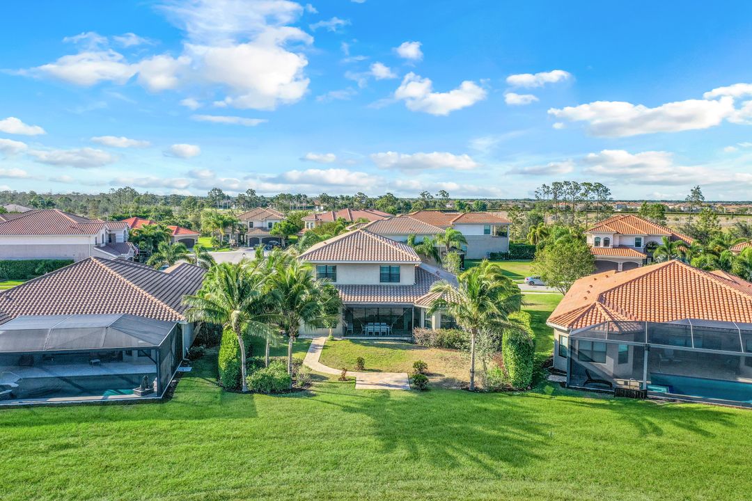 2939 Cinnamon Bay Cir, Naples, FL 34119