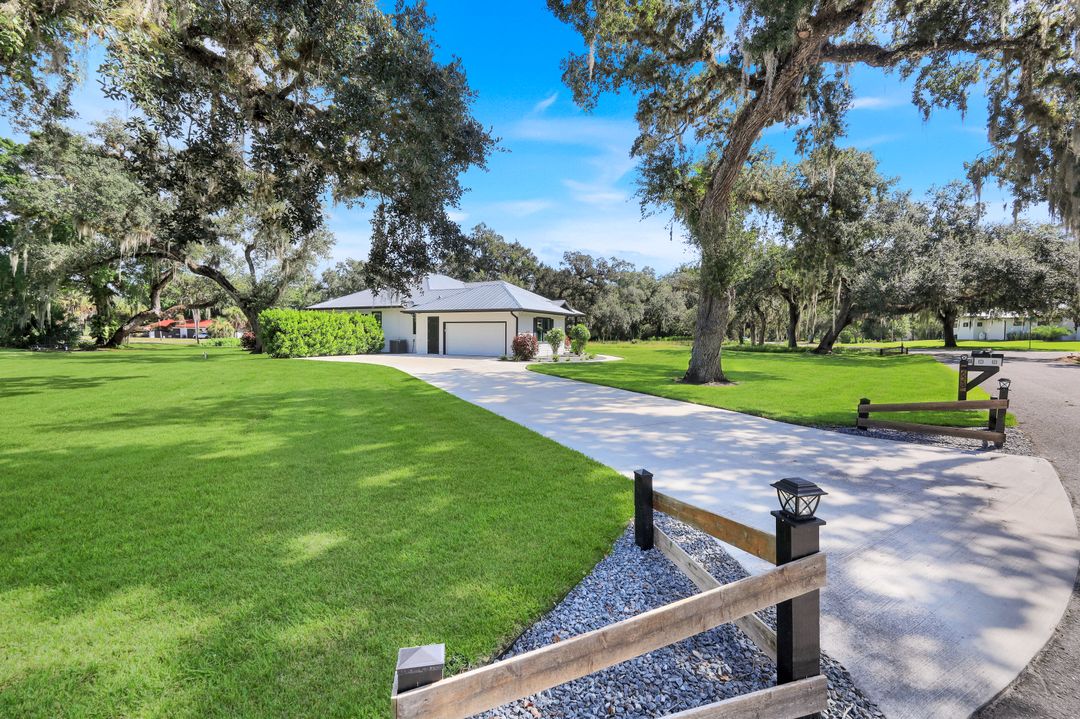 628 Harbor Dr, LaBelle, FL 33935