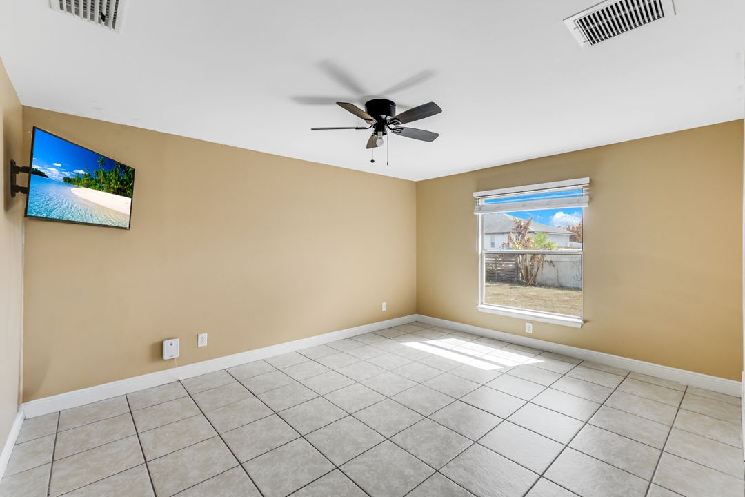 2917 4th St SW, Lehigh Acres, FL 33976