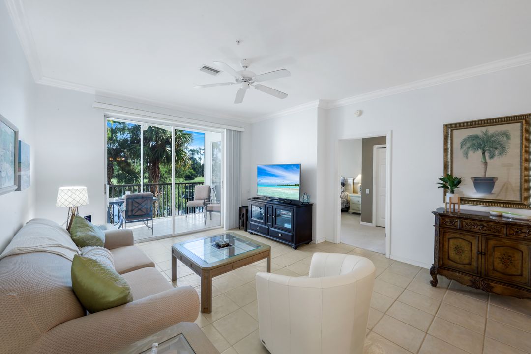 8241 Parkstone Pl #203, Naples, FL 34120