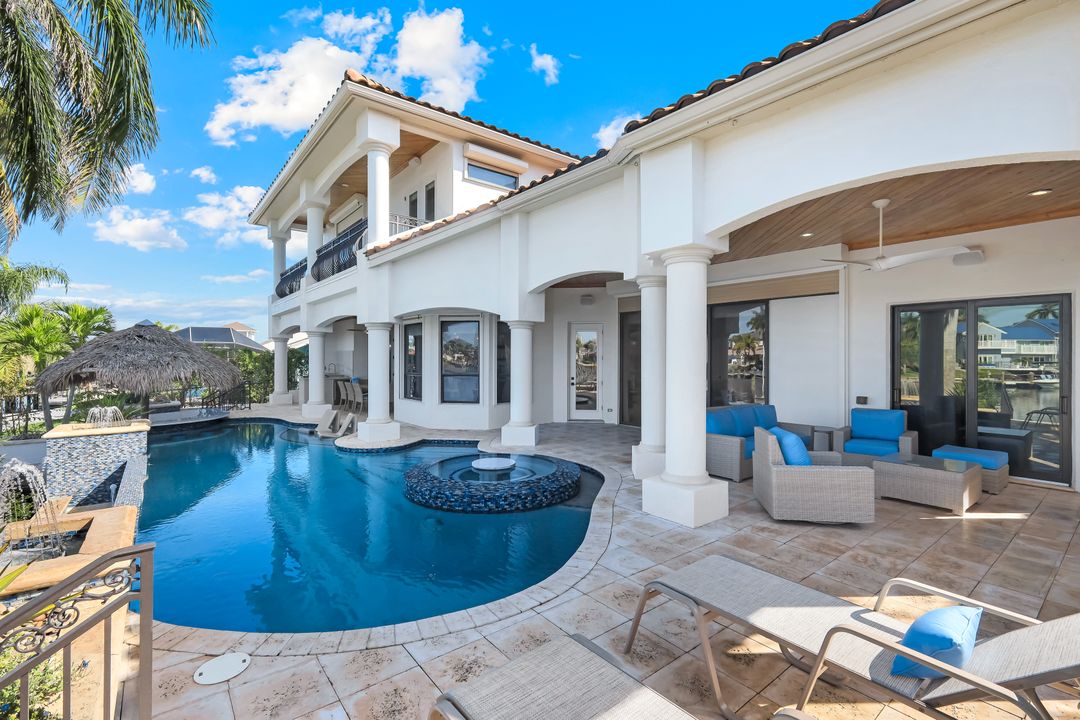 5743 SW 9th Ct, Cape Coral, FL 33914