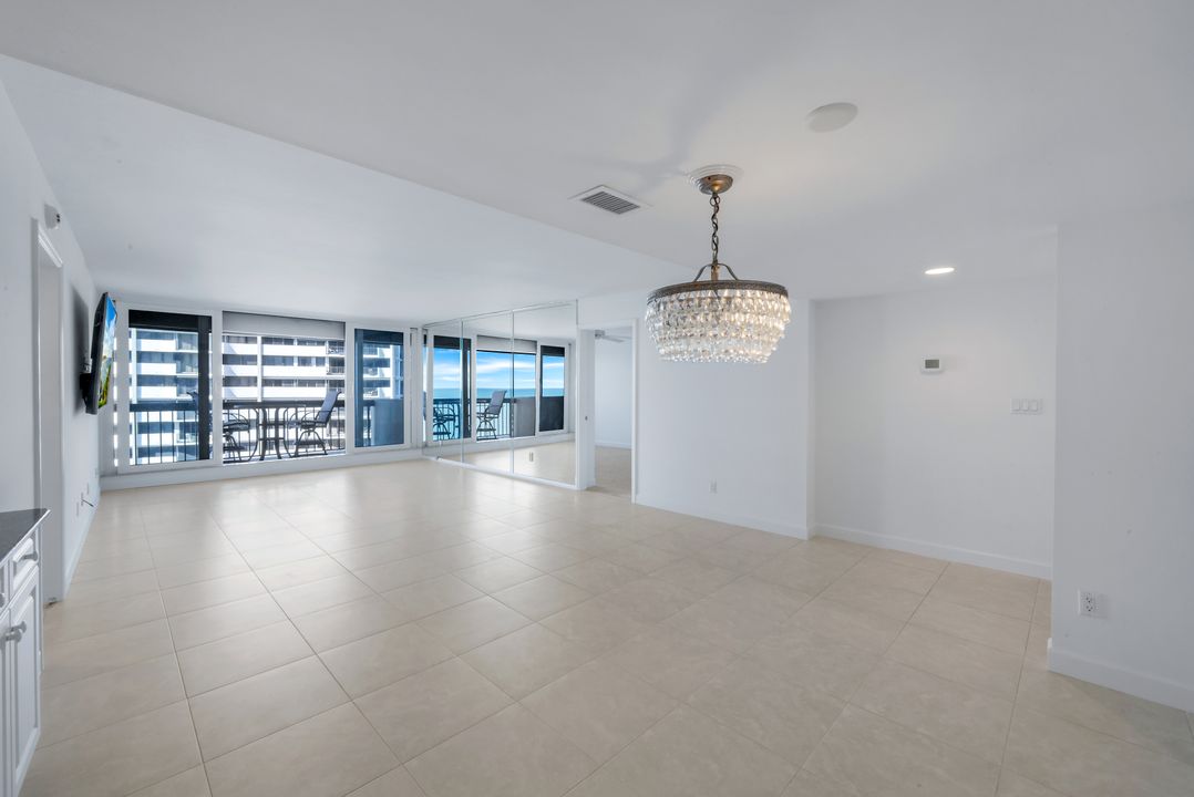 4001 Gulf Shore Blvd N #902, Naples, FL 34103