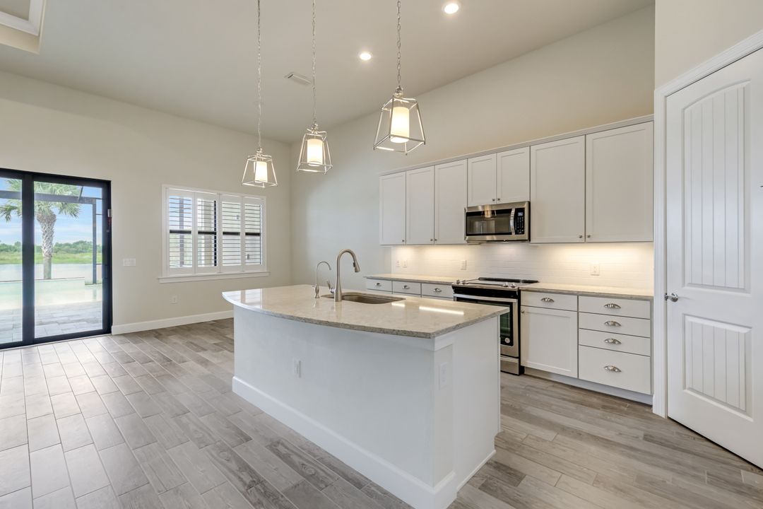 17146 Ashcomb Wy, Estero, FL 33928