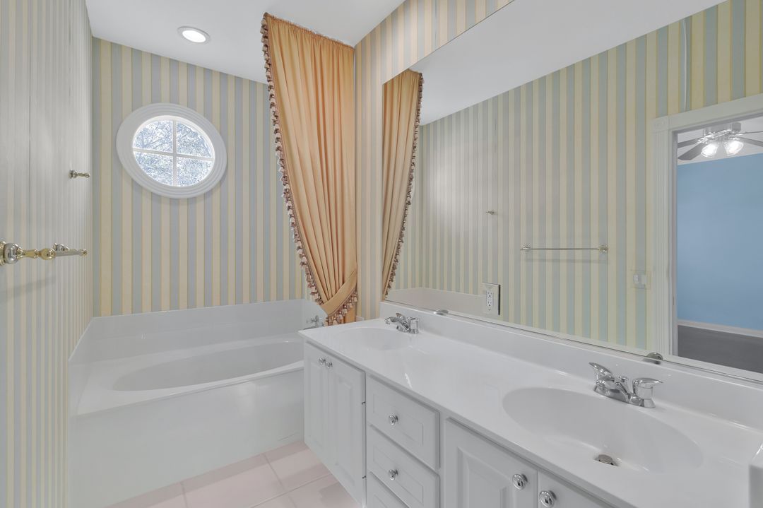 3484 Islandwalk Cir, Naples, FL 34119