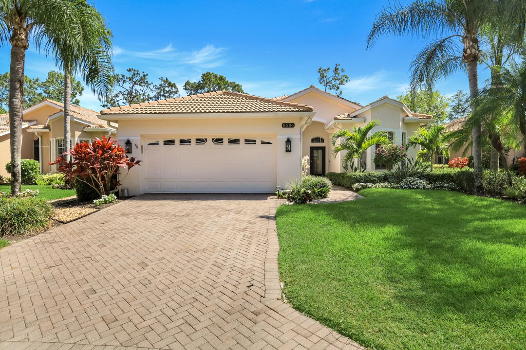 8586 Gleneagle Way, Naples, FL 34120