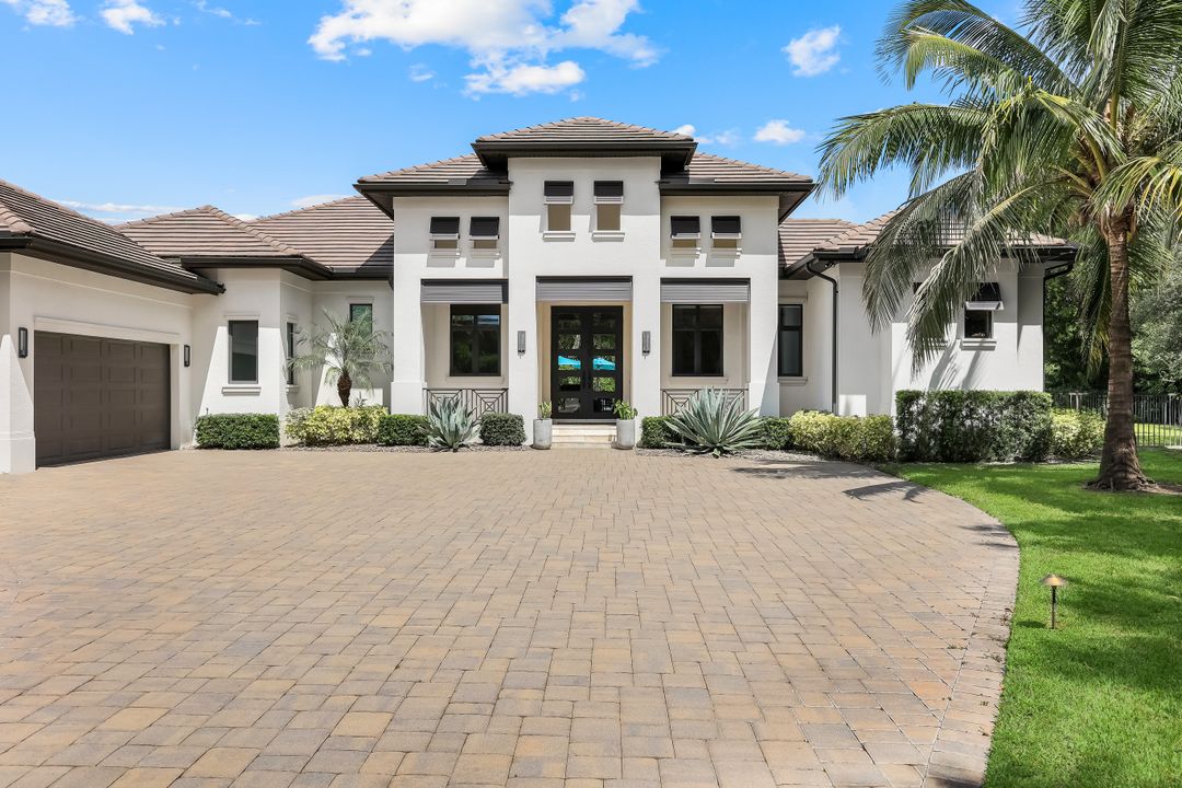 5861 Napa Woods Way, Naples, FL 34116