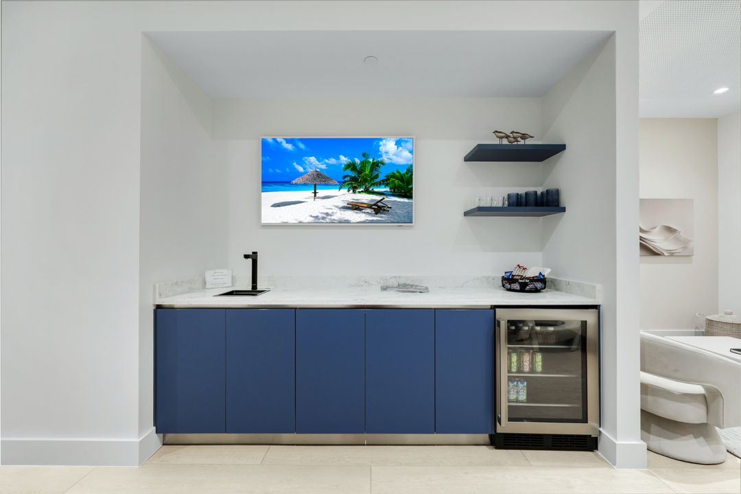 3080 Tamiami Trl E #202, Naples, FL 34112