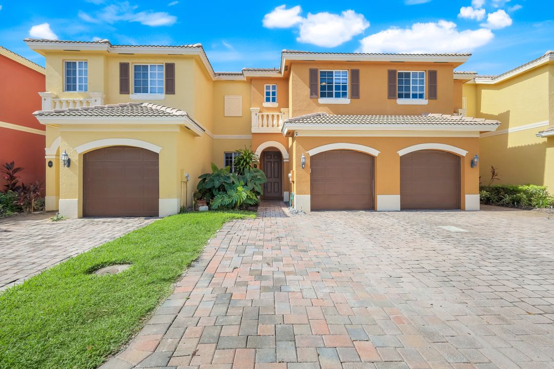 10191 Tin Maple Dr #89, Estero, FL 33928