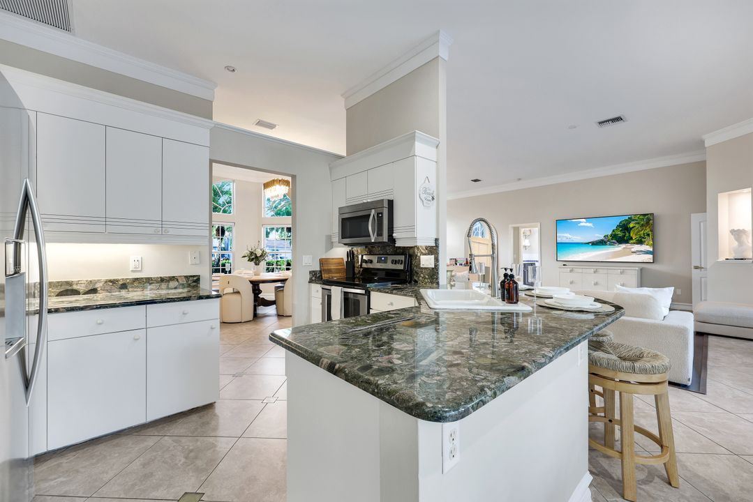 778 95th Ave N, Naples, FL 34108