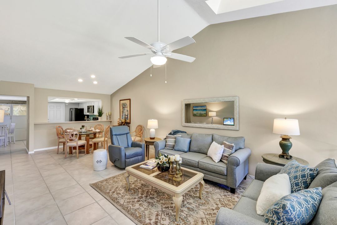 428 Kings Way, Naples, FL 34104