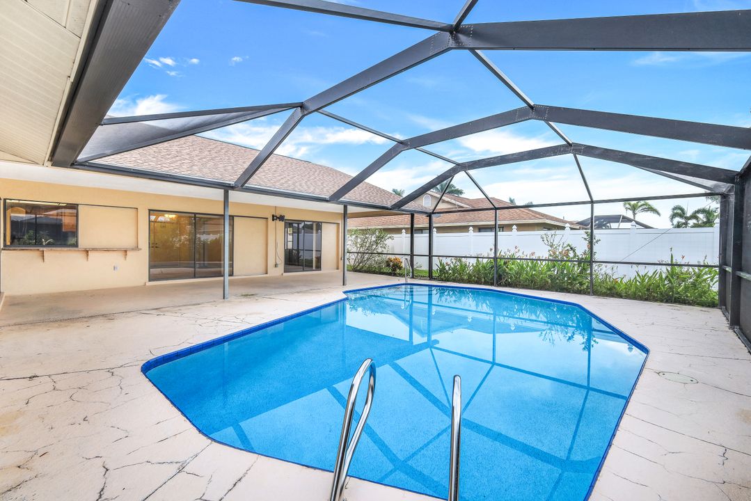 1925 SE 9th Terrace, Cape Coral, FL 33990