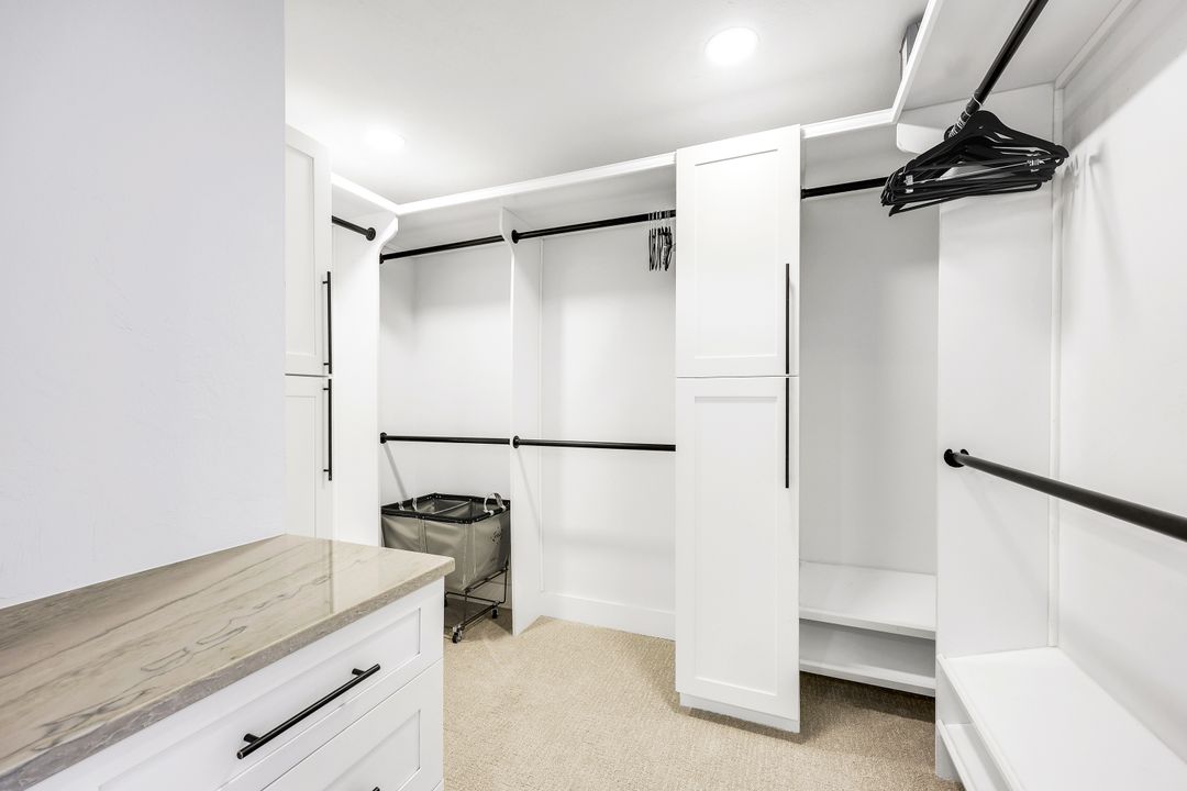 336 Oak Ave, Naples, FL 34108