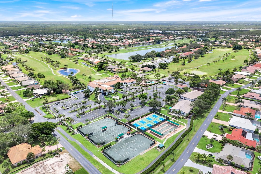 9172 Las Maderas Dr, Bonita Springs, FL 34135