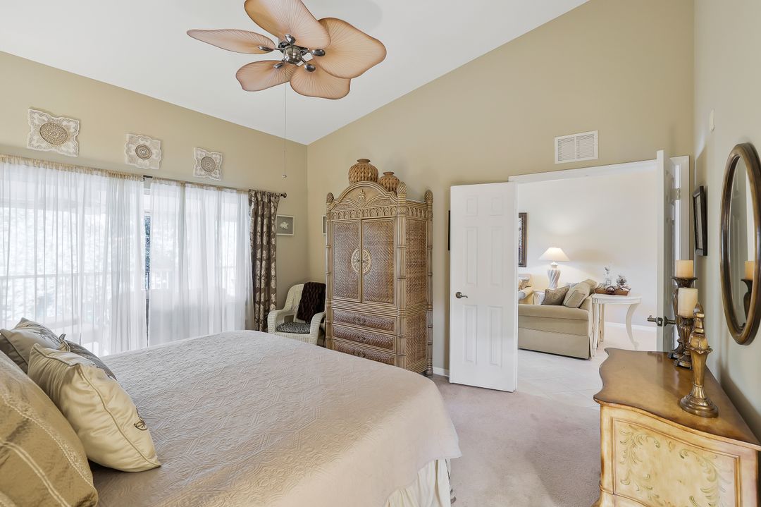 2360 Hidden Lake Ct #10, Naples, FL 34112