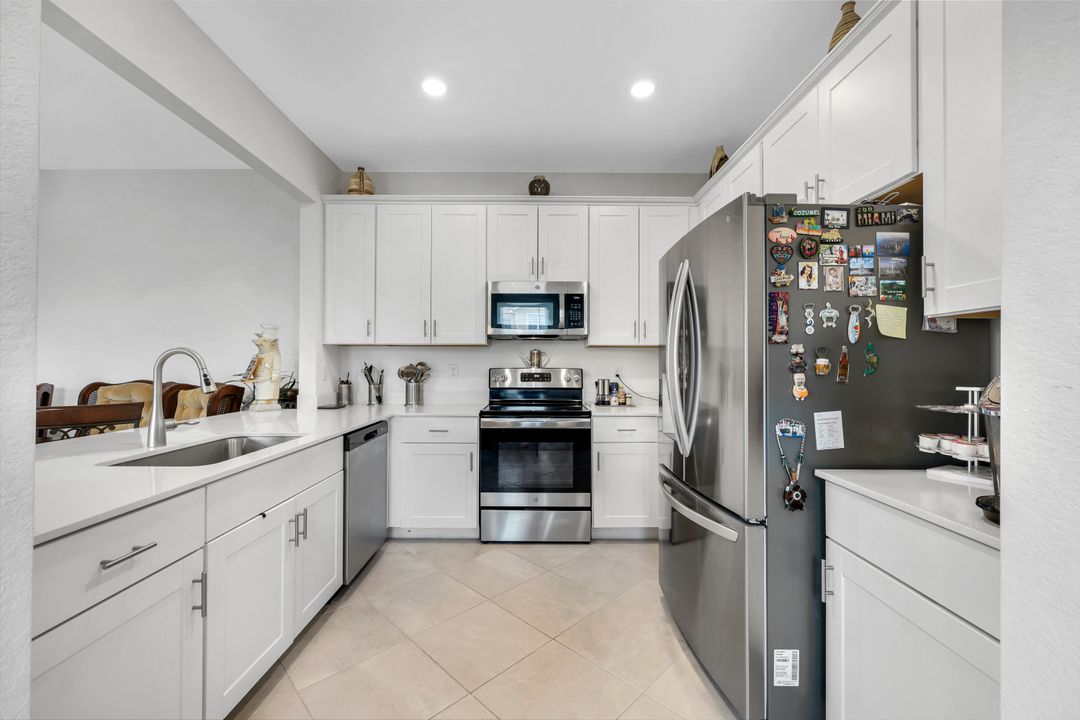 2942 Citrus St, Naples, FL 34120